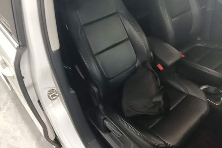 Used Volkswagen Sharan 2018 380TSI Comfort Edition 7-Seater Right Front Seat