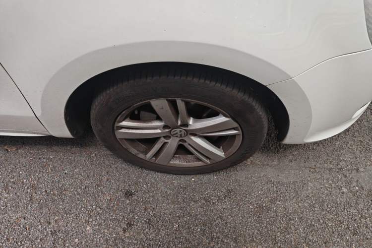 Used Volkswagen Sharan 2018 380TSI Comfort Edition 7-Seater Right Front Wheel Hub