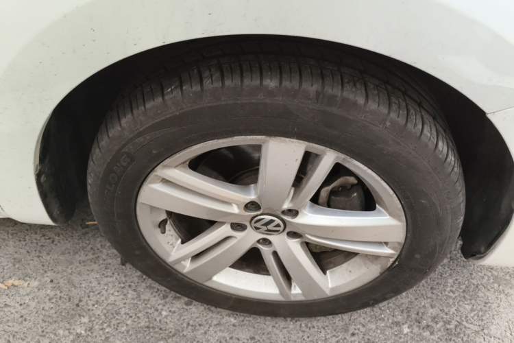Used Volkswagen Sharan 2018 Revised Version 380TSI Comfort Edition 7-Seater Right Front Wheel Hub