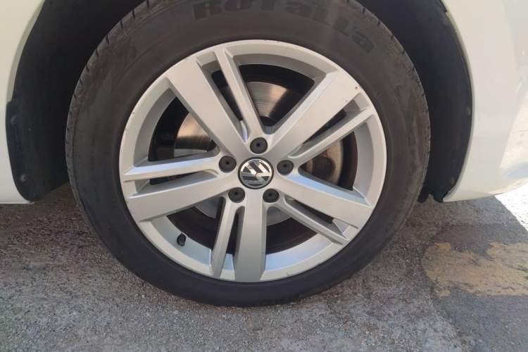 Used Volkswagen Sharan 2018 380TSI Comfort Edition 7-Seater Right Front Wheel Hub