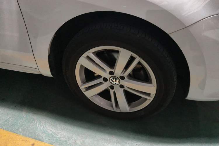 Used Volkswagen Sharan 2018 380TSI Comfort Edition 6-Seater Right Front Wheel Hub