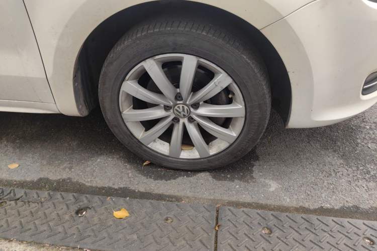 Used Volkswagen Sharan 2018 380TSI Enjoyment Edition Premium 7-Seater Right Front Wheel Hub