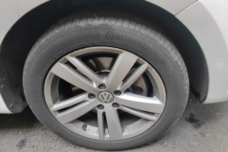 Used Volkswagen Sharan 2018 380TSI Comfort Edition 7-Seater Right Front Wheel Hub