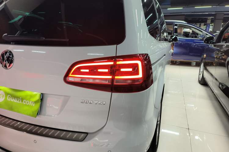 Used Volkswagen Sharan 2018 Revised Version 380TSI Comfort Edition 7-Seater Right Rear Taillight