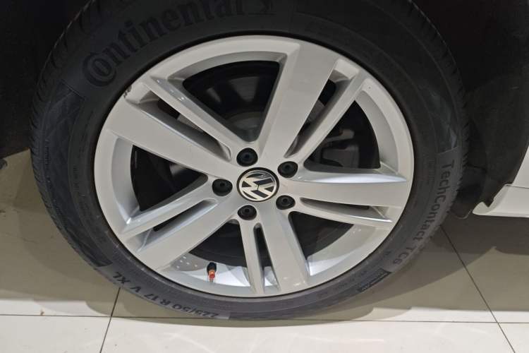Used Volkswagen Sharan 2018 380TSI Comfort Edition 7-Seater Right Rear Wheel Hub