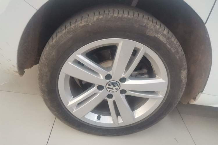 Used Volkswagen Sharan 2018 380TSI Comfort Edition 6-Seater Right Rear Wheel Hub