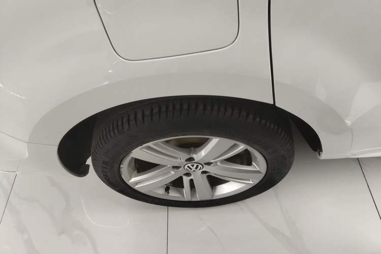 Used Volkswagen Sharan 2018 Revised Version 380TSI Comfort Edition 7-Seater Right Rear Wheel Hub