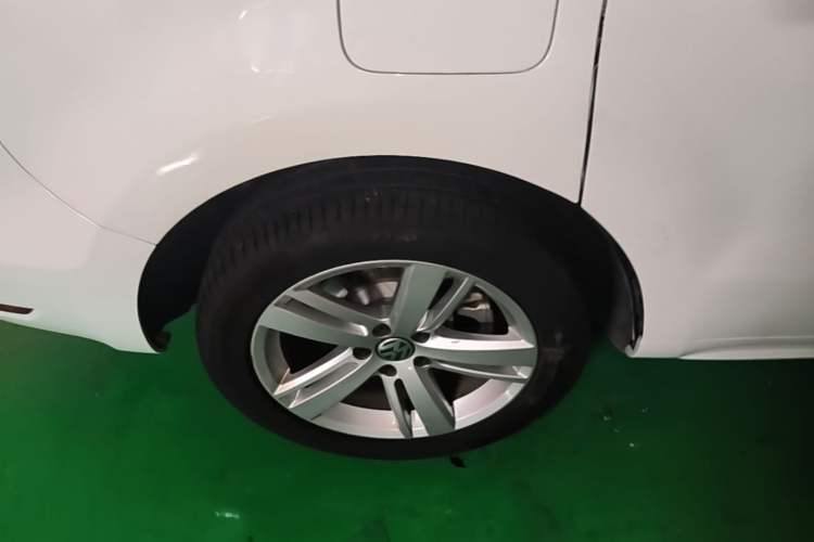 Used Volkswagen Sharan 2018 380TSI Comfort Edition 7-Seater Right Rear Wheel Hub