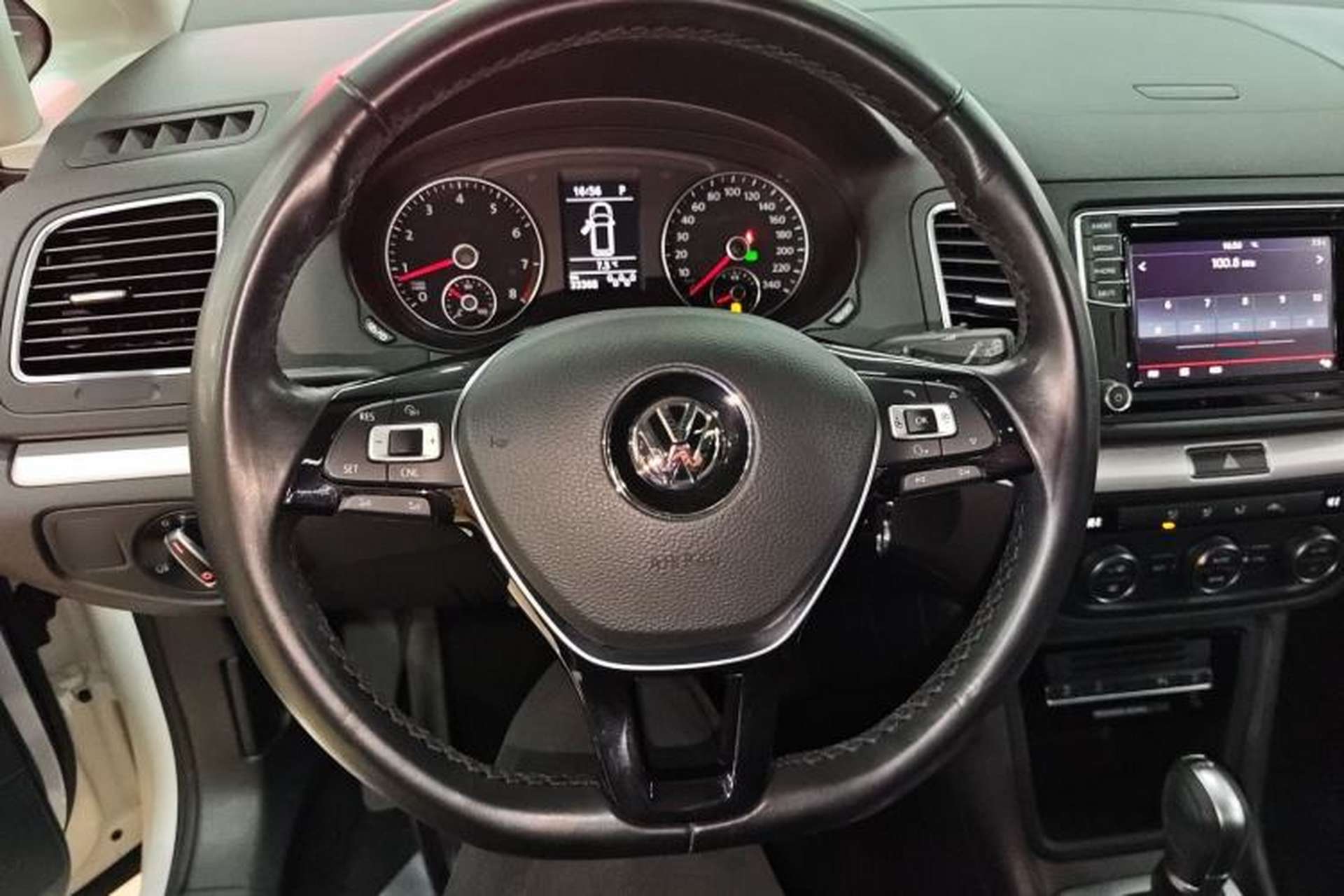 Used Volkswagen Sharan 2018 280TSI Enjoyment Model 7 Seats Steering Wheel