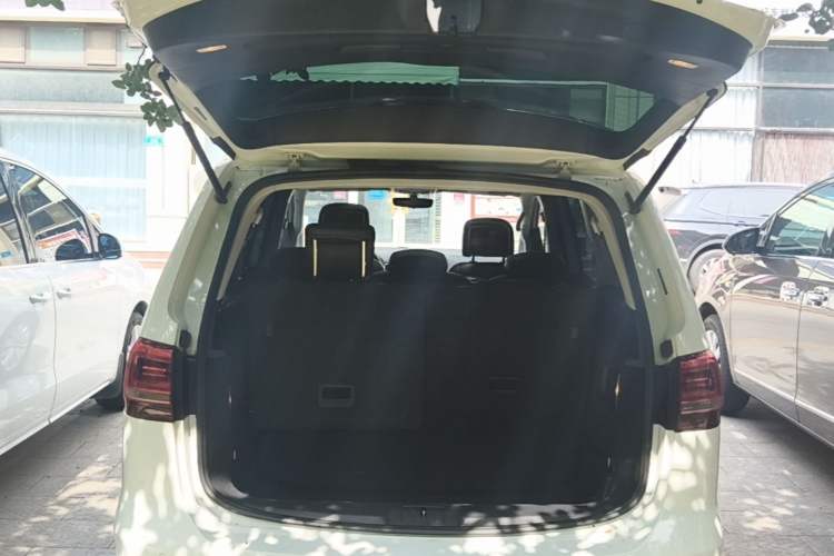 Used Volkswagen Sharan 2018 280TSI Enjoyment Model 7 Seats Trunk
