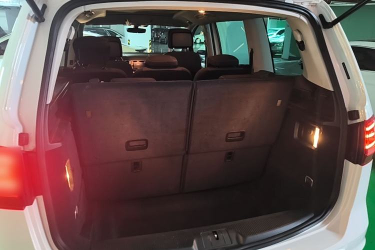Used Volkswagen Sharan 2018 380TSI Comfort Edition 7-Seater Trunk