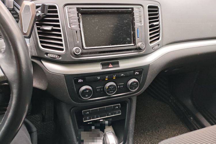 Used Volkswagen Sharan 2018 380TSI Comfort Edition 7-Seater Audio And AC Panel