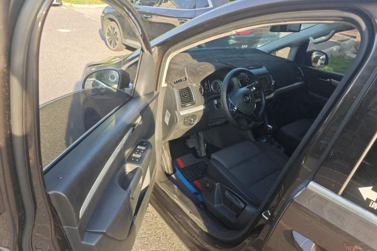 Used Volkswagen Sharan 2018 380TSI Comfort Edition 7-Seater Driver Seat