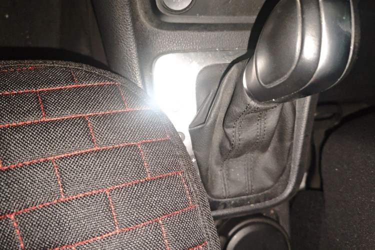 Used Volkswagen Sharan 2018 380TSI Comfort Edition 7-Seater Gear Lever