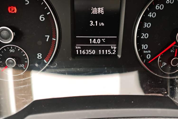 Used Volkswagen Sharan 2018 380TSI Comfort Edition 7-Seater Odometer Close Up