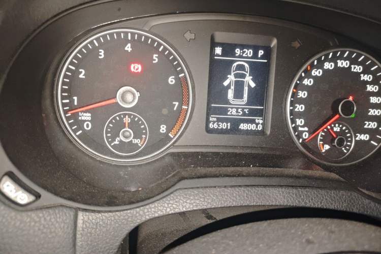 Used Volkswagen Sharan 2018 380TSI Comfort Edition 7-Seater Odometer Close Up