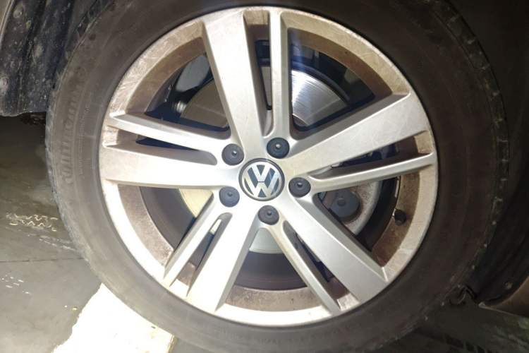 Used Volkswagen Sharan 2018 380TSI Comfort Edition 7-Seater Right Front Wheel Hub