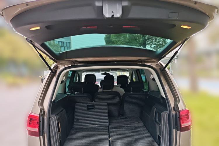 Used Volkswagen Sharan 2018 380TSI Comfort Edition 7-Seater Trunk