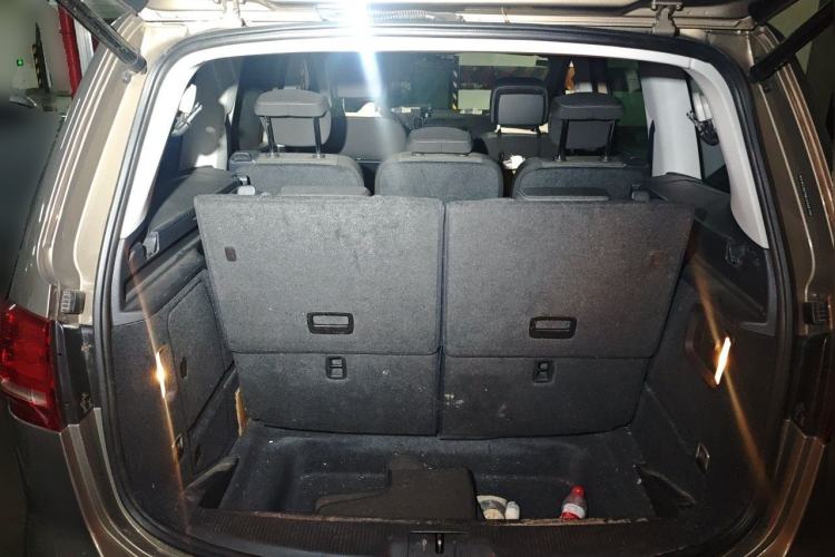 Used Volkswagen Sharan 2018 380TSI Comfort Edition 7-Seater Trunk