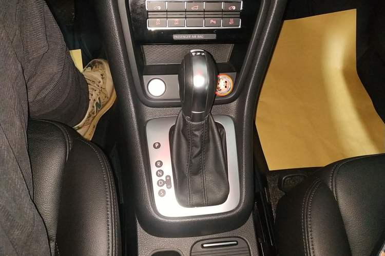 Used Volkswagen Sharan 2019 380TSI Comfort Edition 7-Seater Gear Lever