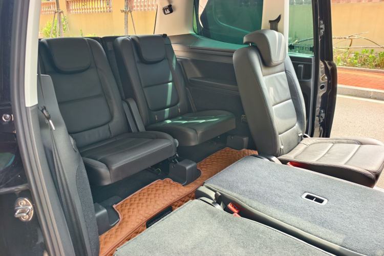 Used Volkswagen Sharan 2019 380TSI Comfort Edition 7-Seater Interior 9