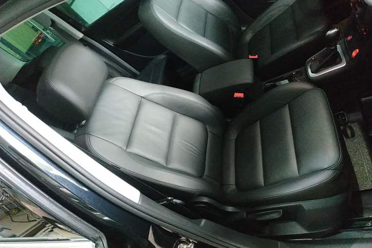 Used Volkswagen Sharan 2019 380TSI Comfort Edition 7-Seater Right Front Seat