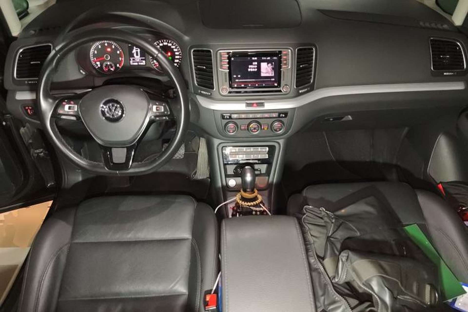 Used Volkswagen Sharan 2019 380TSI Comfort Edition 7-Seater Center Console