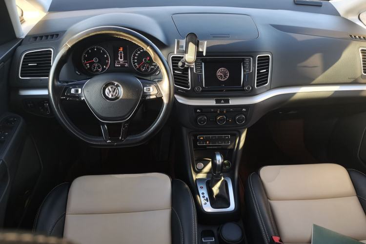 Used Volkswagen Sharan 2019 380TSI Comfort Edition 7-Seater Center Console