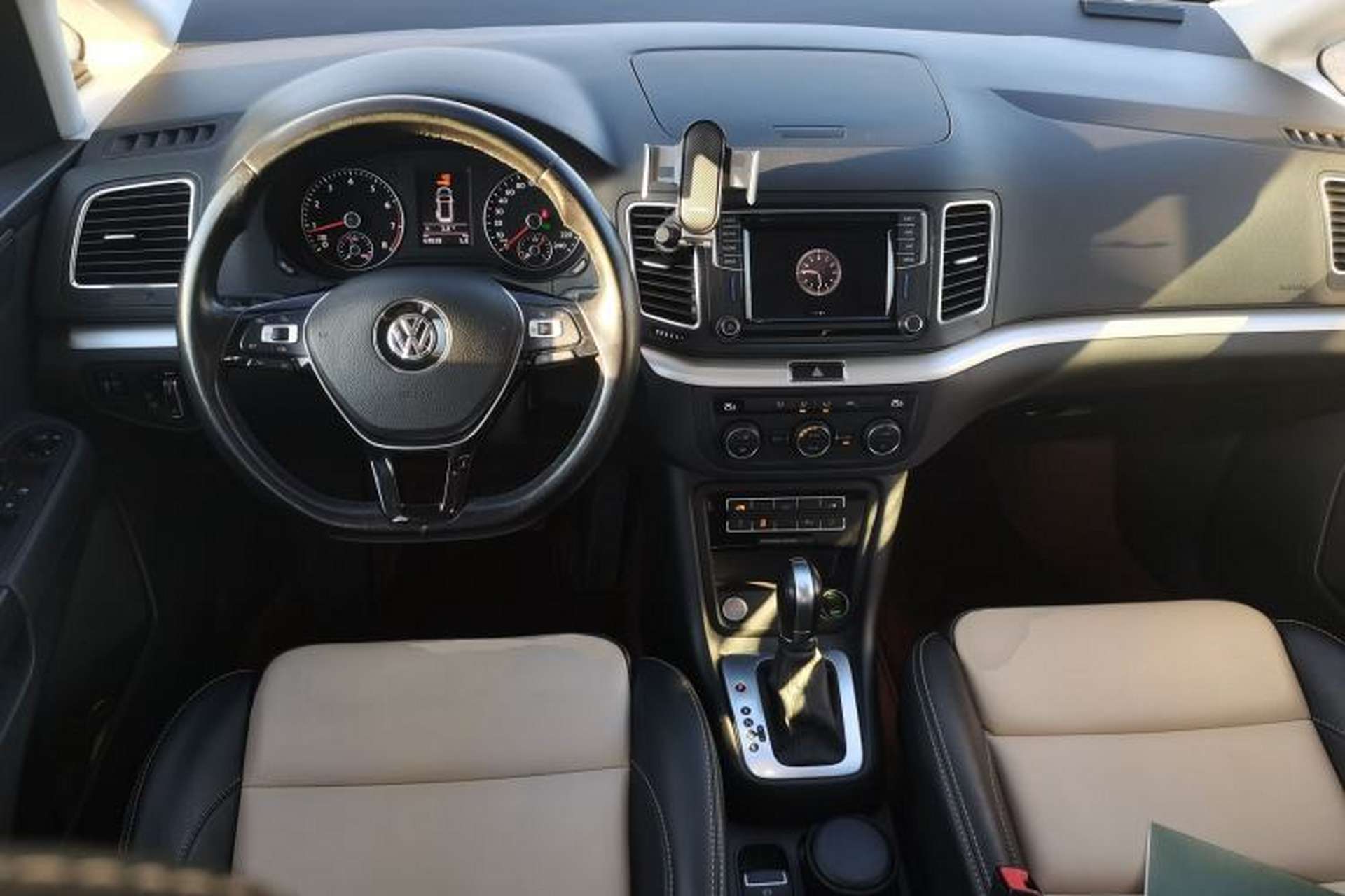 Used Volkswagen Sharan 2019 380TSI Comfort Edition 7-Seater Center Console