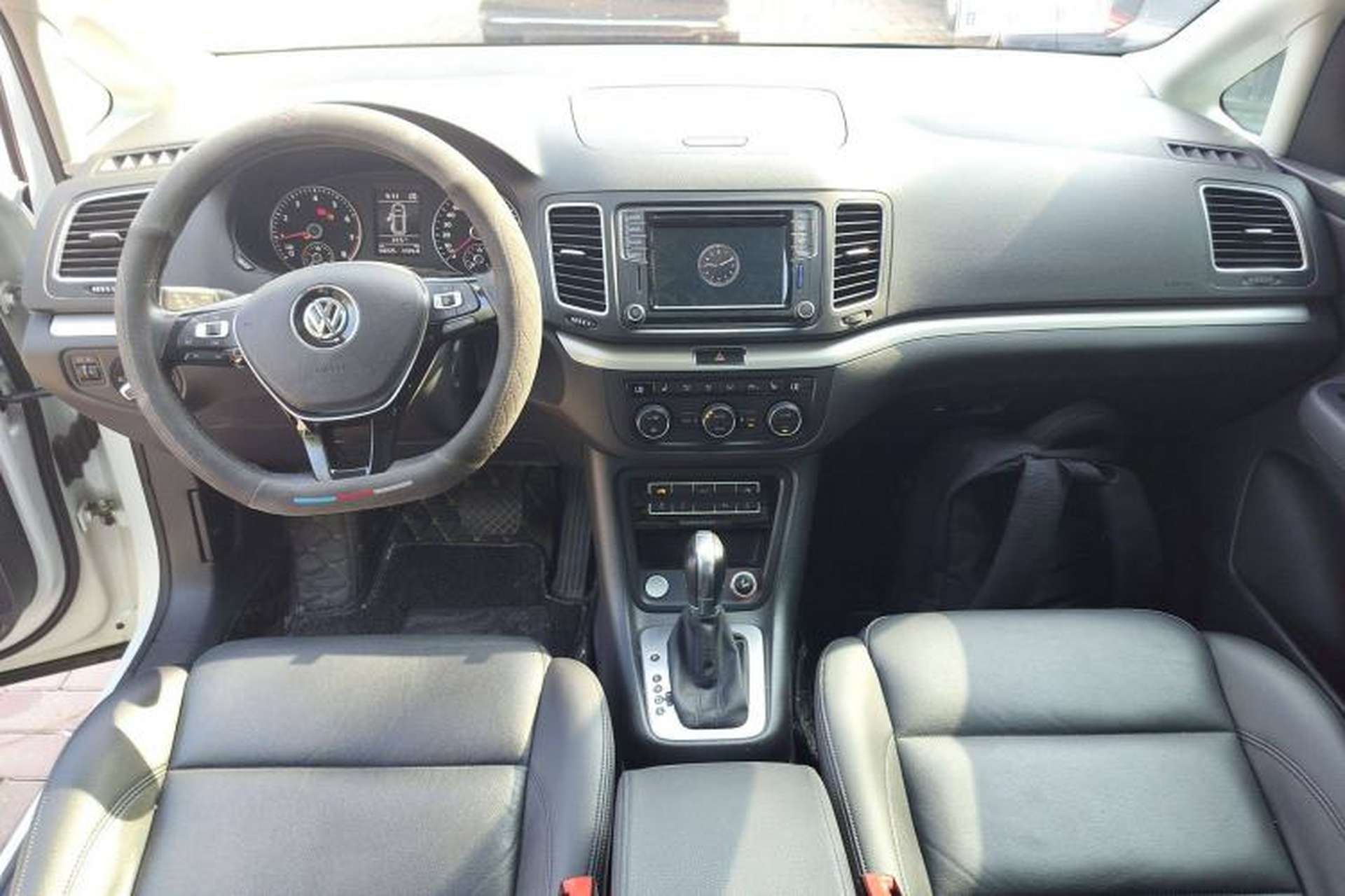 Used Volkswagen Sharan 2019 380TSI Comfort Edition 7-Seater Center Console