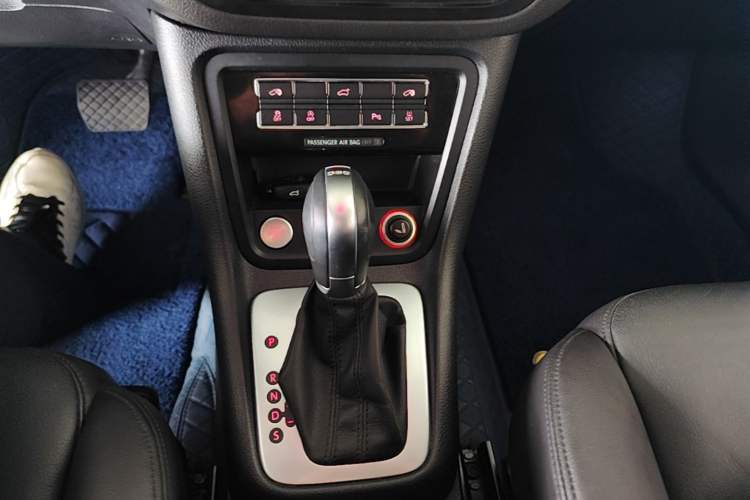 Used Volkswagen Sharan 2019 380TSI Comfort Edition 7-Seater Gear Lever