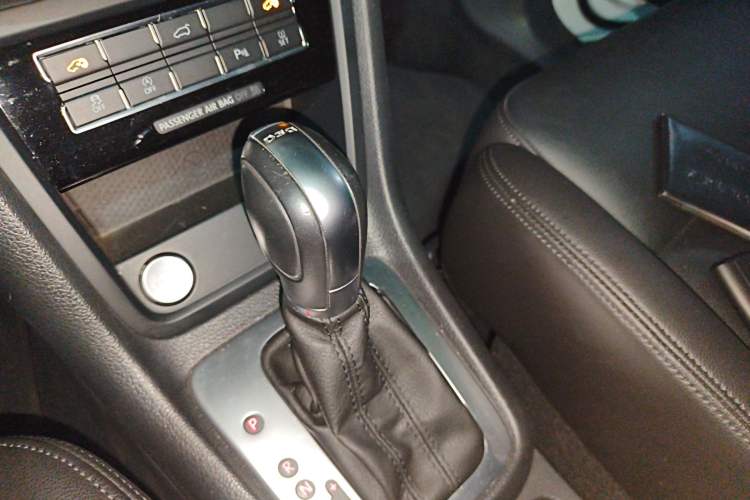 Used Volkswagen Sharan 2019 380TSI Comfort Edition 7-Seater Gear Lever
