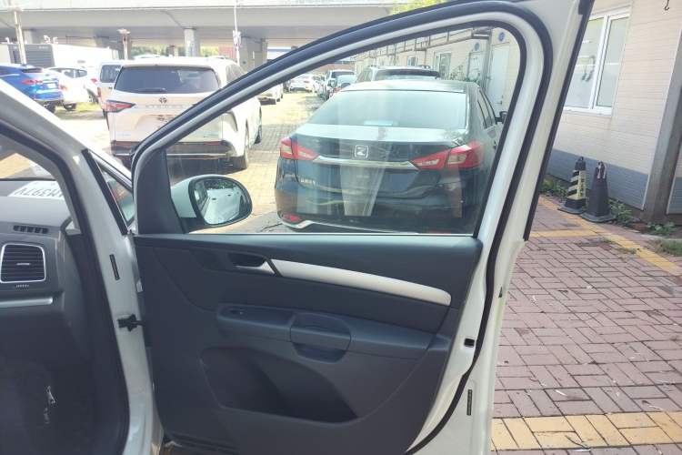 Used Volkswagen Sharan 2019 380TSI Comfort Edition 7-Seater Right Front Door Interior