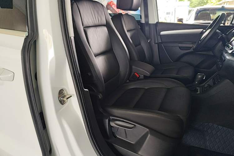 Used Volkswagen Sharan 2019 380TSI Comfort Edition 7-Seater Right Front Seat