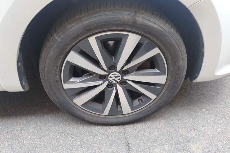 Used Volkswagen Sharan 2019 380TSI Comfort Edition 7-Seater Right Front Wheel Hub