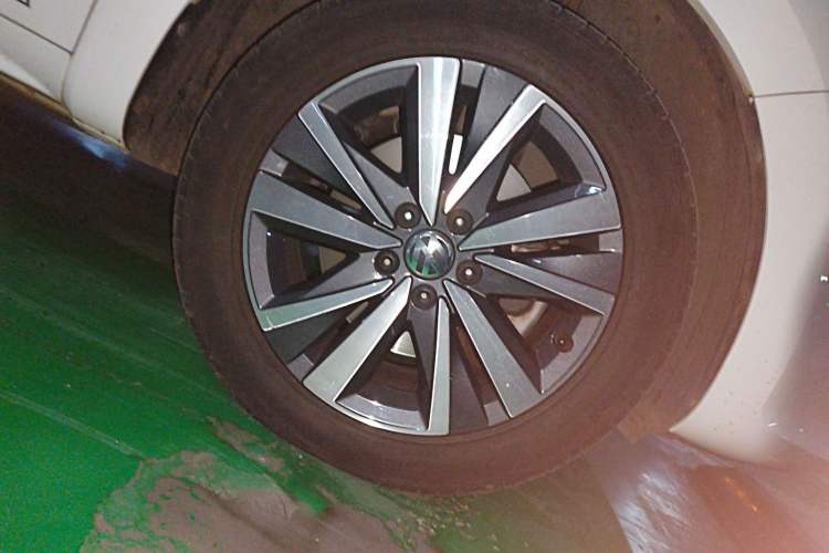 Used Volkswagen Sharan 2019 380TSI Comfort Edition 7-Seater Right Front Wheel Hub