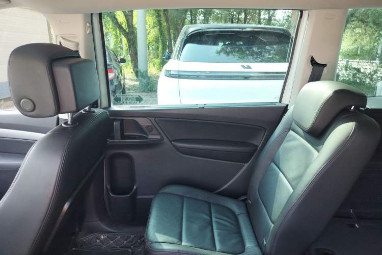 Used Volkswagen Sharan 2019 380TSI Comfort Edition 7-Seater Right Rear Door Interior