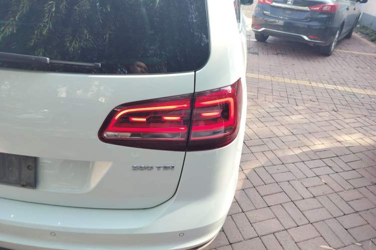 Used Volkswagen Sharan 2019 380TSI Comfort Edition 7-Seater Right Rear Taillight