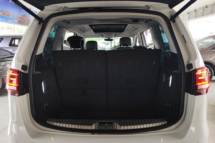 Used Volkswagen Sharan 2019 380TSI Comfort Edition 7-Seater Trunk