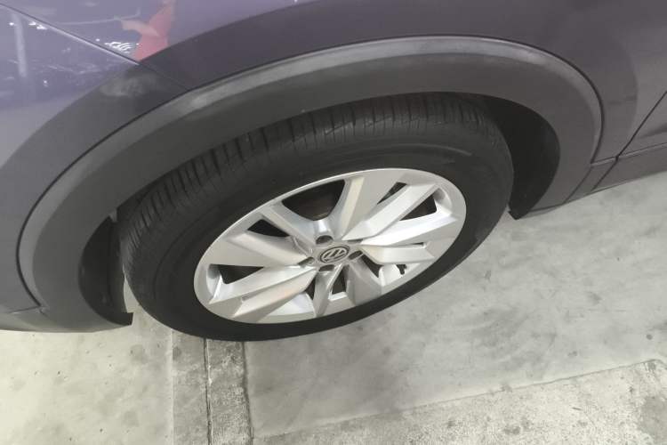 Used Volkswagen T-Cross 2019 280TSI DSG Comfort Edition Left Front Wheel Hub