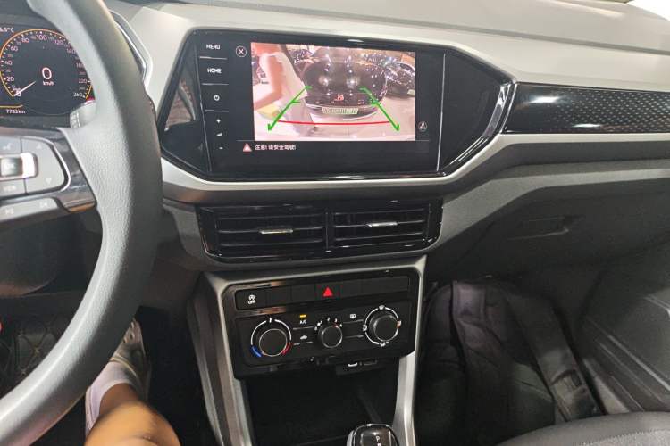 Used Volkswagen T-Cross 2023 280TSI DSG Comfort Edition Audio And AC Panel