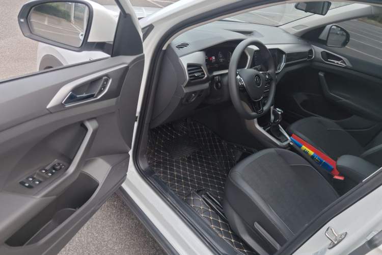 Used Volkswagen T-Cross 2023 300TSI DSG Comfort Edition Interior 3
