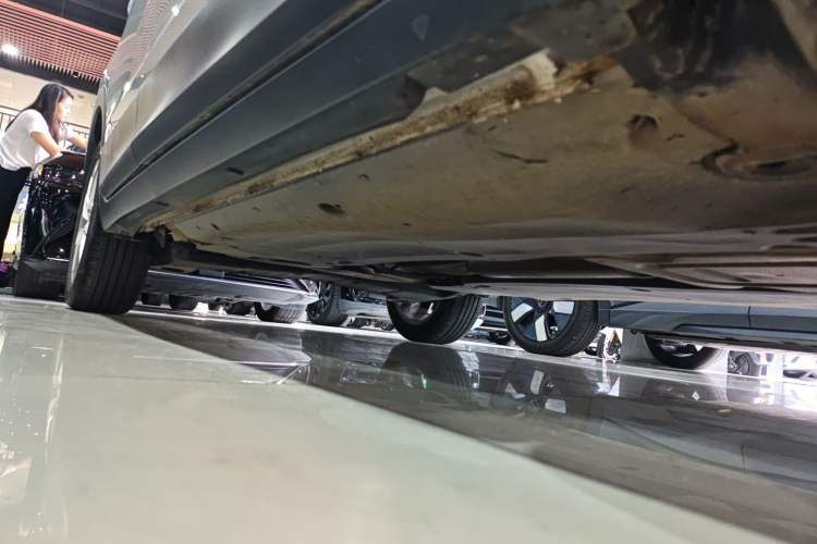 Used Volkswagen T-Cross 2023 280TSI DSG Comfort Edition Right Side Sill