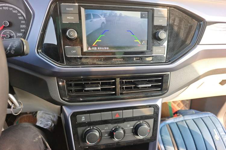 Used Volkswagen T-Cross 2019 280TSI DSG Comfort Edition Audio And AC Panel
