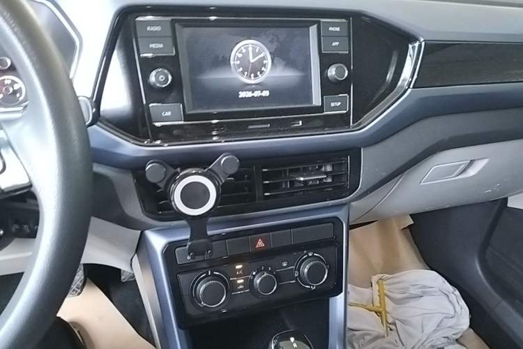 Used Volkswagen T-Cross 2019 280TSI DSG Comfort Edition Audio And AC Panel