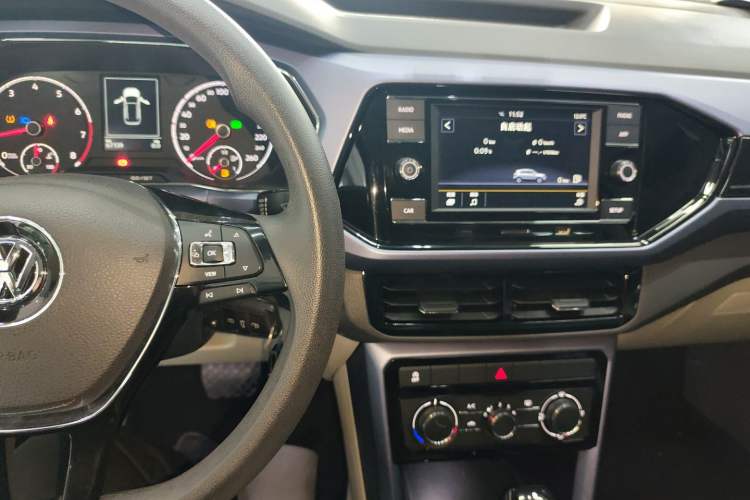 Used Volkswagen T-Cross 2019 280TSI DSG Comfort Edition Audio And AC Panel