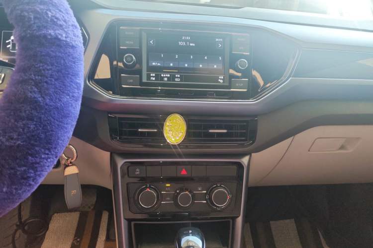 Used Volkswagen T-Cross 2019 280TSI DSG Comfort Edition Audio And AC Panel