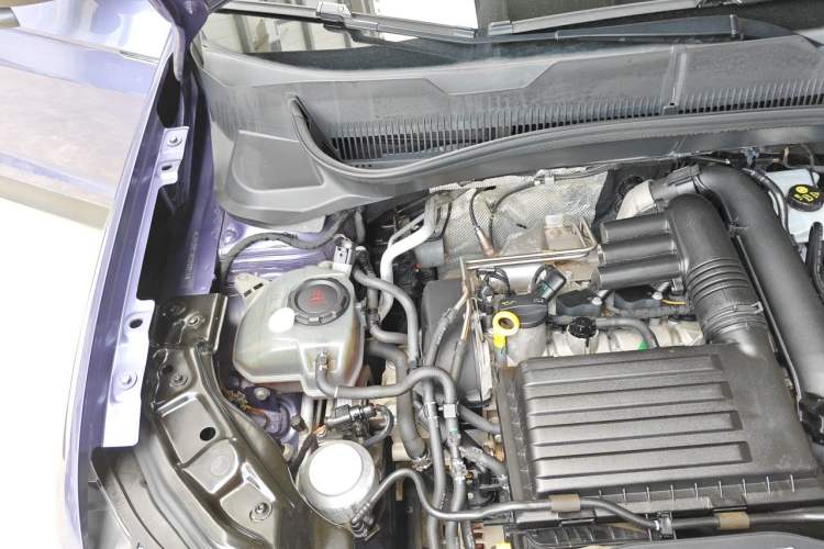 Used Volkswagen T-Cross 2019 280TSI DSG Comfort Edition Engine Bay Right