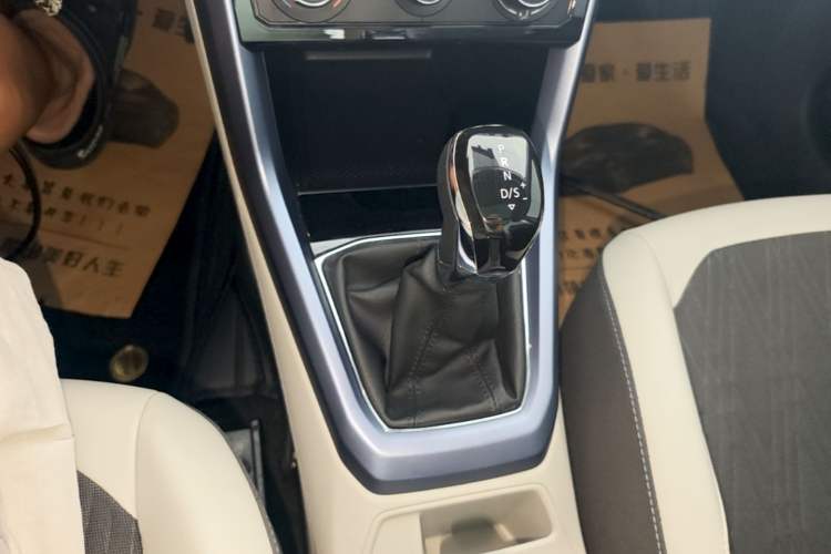 Used Volkswagen T-Cross 2019 280TSI DSG Comfort Edition Gear Lever