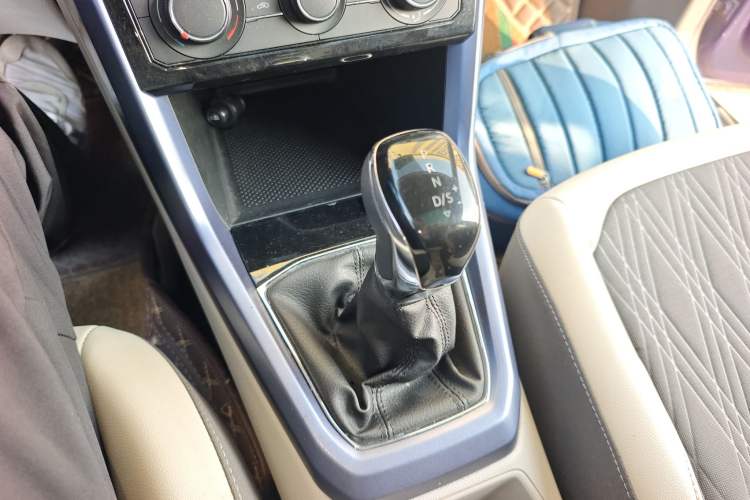 Used Volkswagen T-Cross 2019 280TSI DSG Comfort Edition Gear Lever